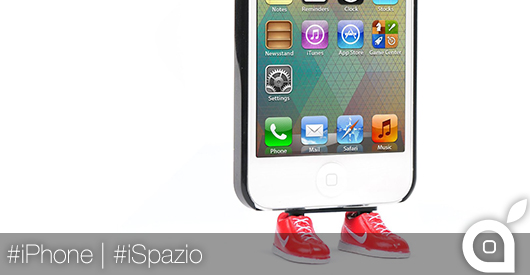 iPhone stand scarpe