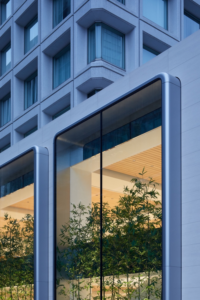 Apple store Tokyo 2