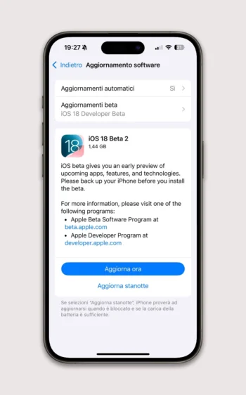 schermata aggiornamento iOS 18 beta 2 per sviluppatori, peso 1,44GB